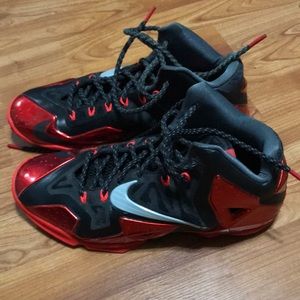 Men’s Nike Lebron Shoes